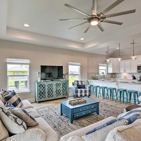 Crystal Beach Home With Deck And Ocean Views